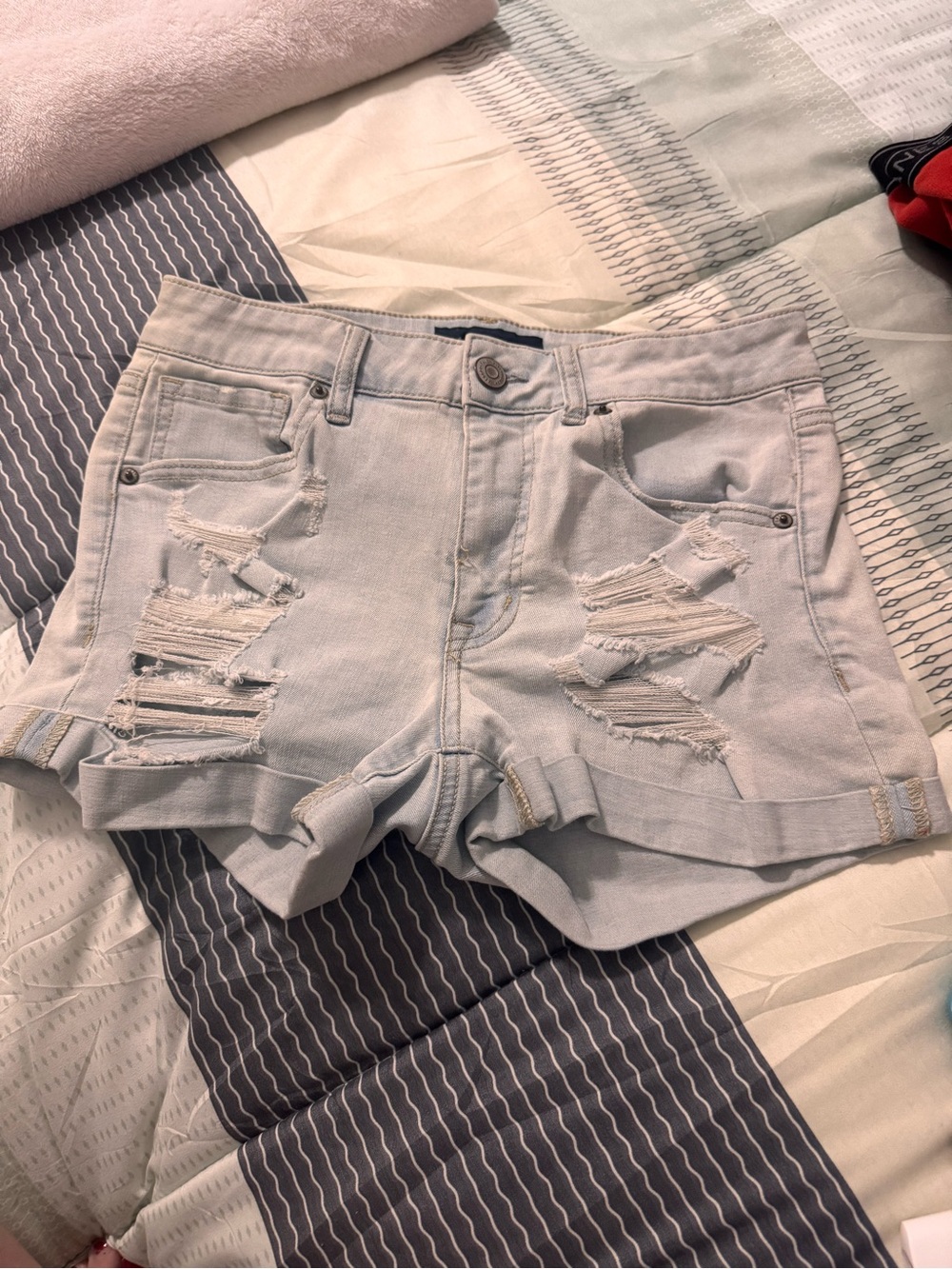 Aeropostale Light Wash Distressed High Waisted Midi Jean Shorts Size 6